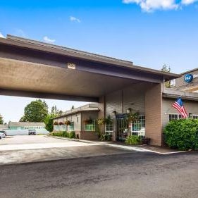 Best Western Oak Meadows Inn Thumbnail