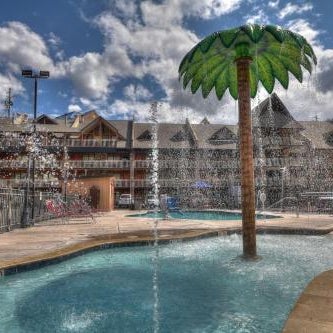 Crossroads Inn & Suites Thumbnail