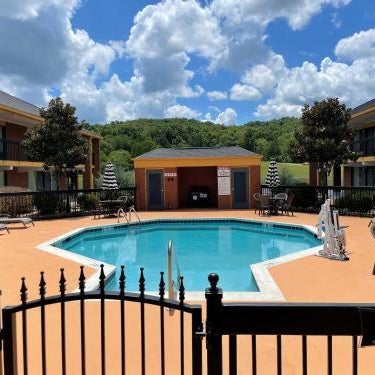 Best Western - Fayetteville Thumbnail