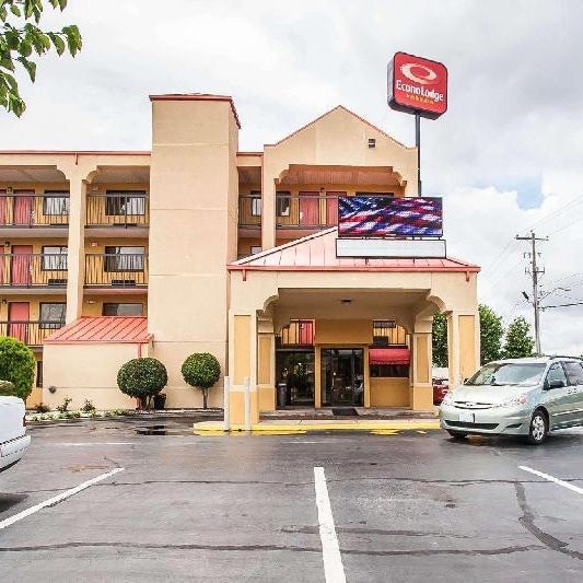 Econo Lodge Inn & Suites Memphis East Thumbnail