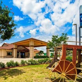 Red Roof Inn & Suites Sulphur Springs Thumbnail
