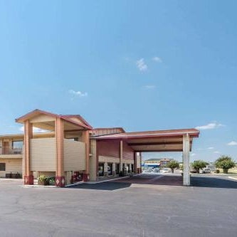 Super 8 by Wyndham Waco/Mall area TX Thumbnail