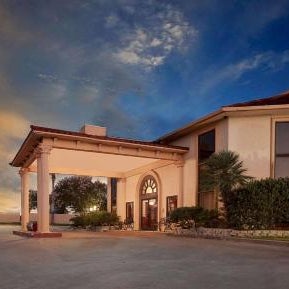 Super 8 by Wyndham Corpus Christi Northwest Thumbnail