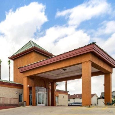 Econo Lodge Inn & Suites Eagle Pass Thumbnail