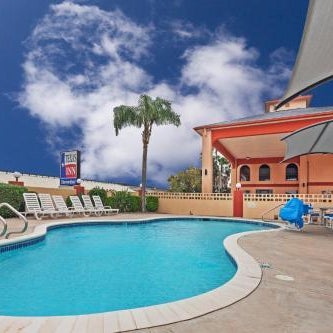 Texas Inn and Suites Raymondville Thumbnail