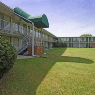 Express Airport Inn Thumbnail