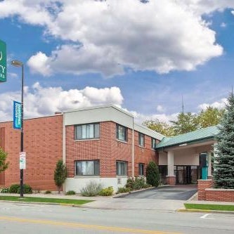 Quality Inn & Suites Downtown Thumbnail