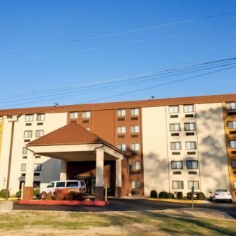 Comfort Inn Oxon Hill Thumbnail