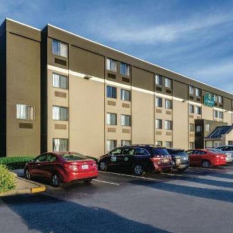 La Quinta Inn & Suites by Wyndham Warwick-Providence Airport Thumbnail