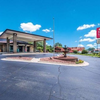 Econo Lodge Inn & Suites Thumbnail