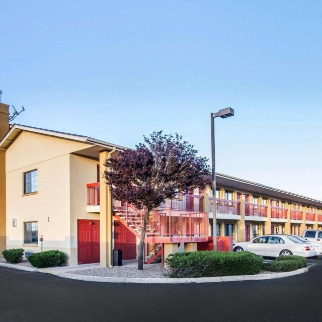 Quality Inn Holbrook near Petrified Forest Thumbnail