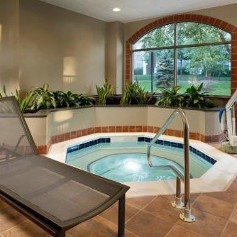 Embassy Suites by Hilton Dulles Airport