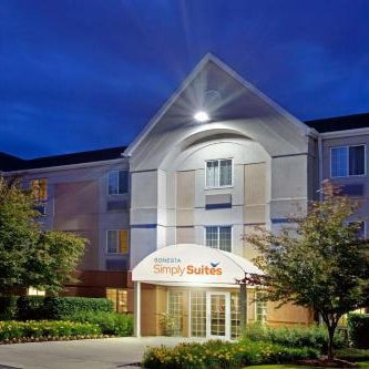 Sonesta Simply Suites Chicago Waukegan Thumbnail
