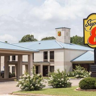 Super 8 by Wyndham Indianola Thumbnail