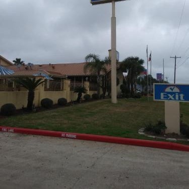 Americas Best Value Inn & Suites Alvin Houston Thumbnail