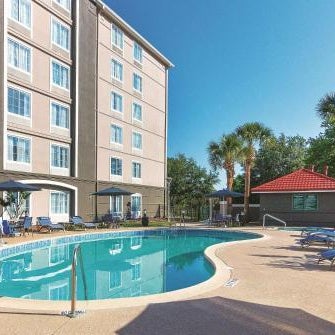 La Quinta Inn & Suites by Wyndham Orlando Ucf Thumbnail