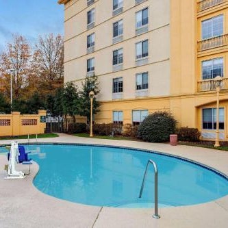 La Quinta Inn & Suites by Wyndham Raleigh/Durham Southpoint Thumbnail