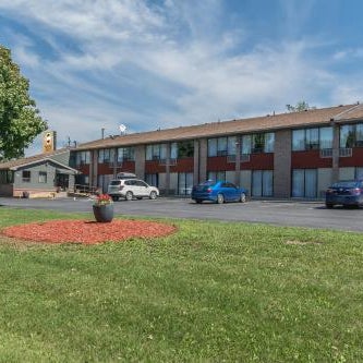 Ramada by Wyndham Kingston Thumbnail