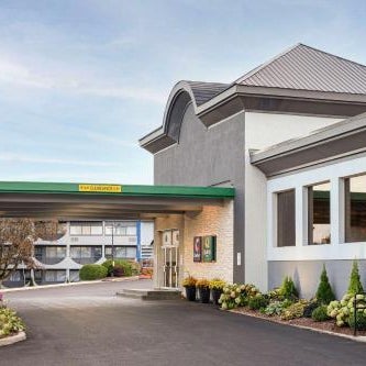 Quality Inn & Conference Centre Kingston Central Thumbnail