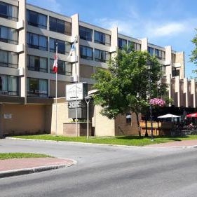 Greenwood Inn & Suites Thumbnail