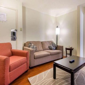 Quality Inn & Suites Mississauga Thumbnail
