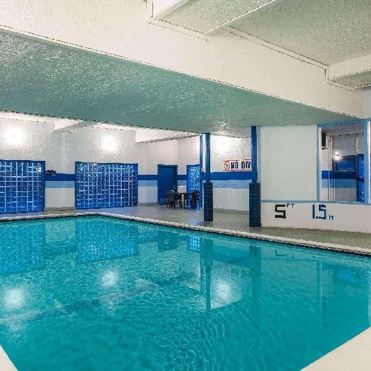 Howard Johnson Hotel by Wyndham Victoria Thumbnail