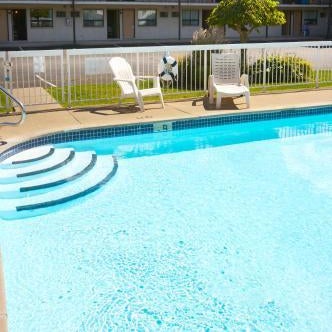 Howard Johnson by Wyndham Niagara Falls Thumbnail
