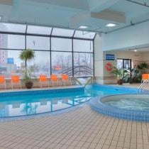 Howard Johnson Hotel by Wyndham by the Falls Niagara Falls Thumbnail