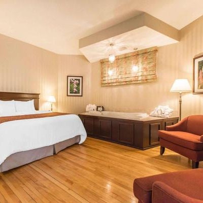 Quality Inn & Suites Downtown Thumbnail