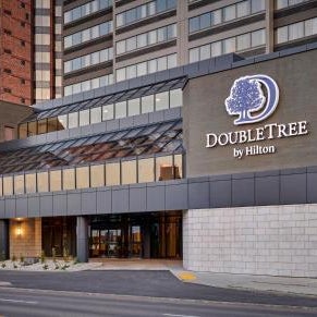 DoubleTree by Hilton Windsor Hotel & Suites Thumbnail