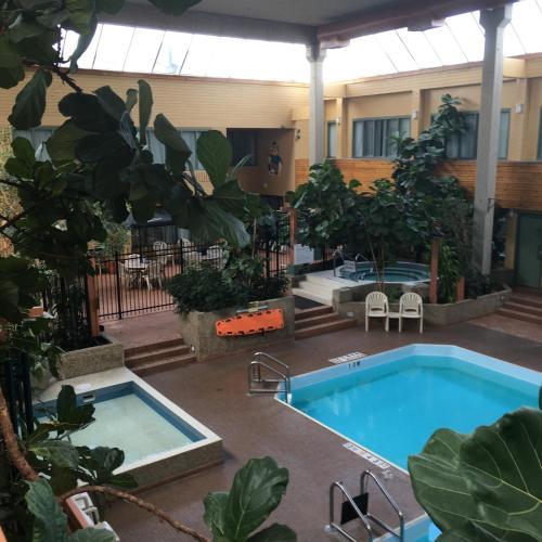 Travelodge by Wyndham Winnipeg East Thumbnail