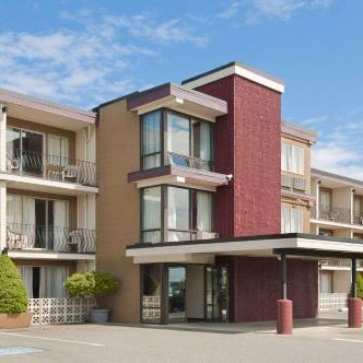 Travelodge by Wyndham Nanaimo Thumbnail