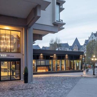 DoubleTree by Hilton Hotel & Suites Victoria Thumbnail