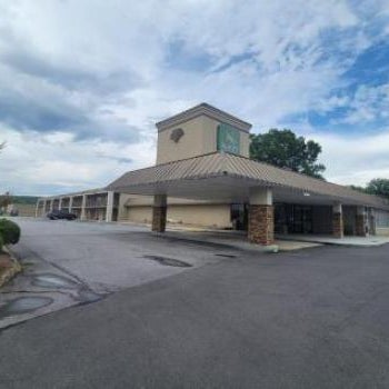 Red Roof Inn & Suites Wilkesboro Thumbnail