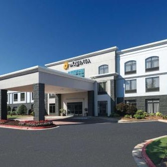 La Quinta Inn & Suites by Wyndham Kennesaw Thumbnail