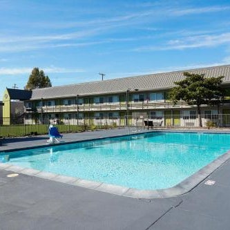 SureStay Plus Hotel by Best Western Point Richmond Thumbnail