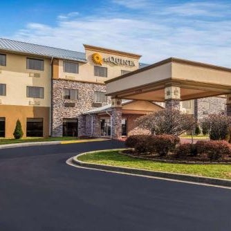 La Quinta Inn & Suites by Wyndham Fairborn Wright-Patterson Thumbnail