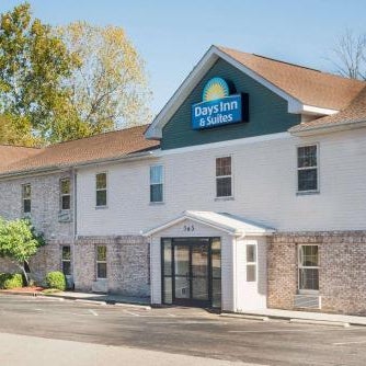 Days Inn & Suites by Wyndham Sellersburg Thumbnail