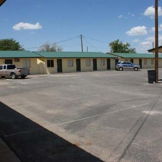 Hwy Express Inn And Suites Thumbnail