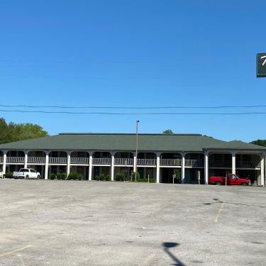 Riverfront Lodge Thumbnail