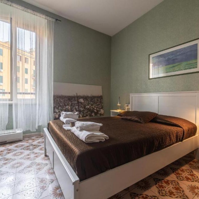 Reyes Suite & Rooms Thumbnail