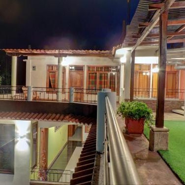 SHANTI SHANTI Hotel & Restaurante