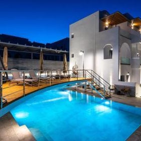 Deluxe Hotel Santorini Thumbnail