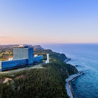 Hotel Tops 10 Thumbnail