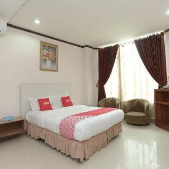 OYO 2057 Hotel Kharisma