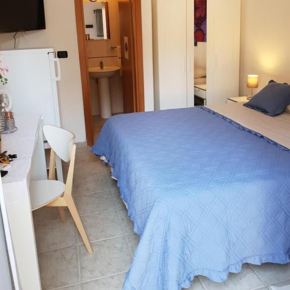 Rooms in the Beach Thumbnail