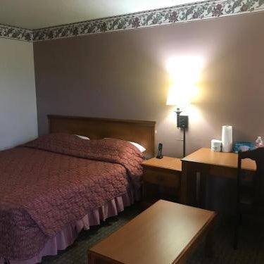 Tyler Inn & Suites