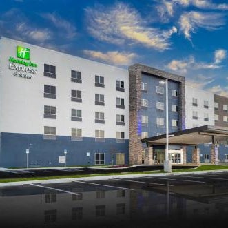 Holiday Inn Express and Suites Fort Myers Airport By IHG Thumbnail