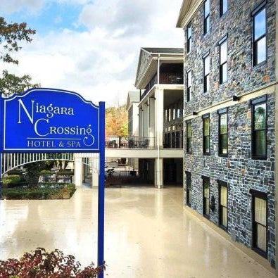 Niagara Crossing Hotel and Spa
