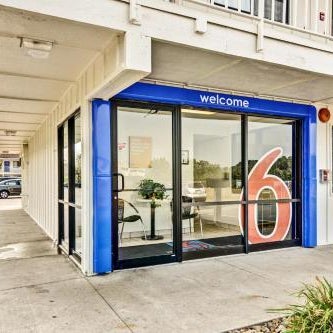 Motel 6 Pittsburgh - Crafton Thumbnail